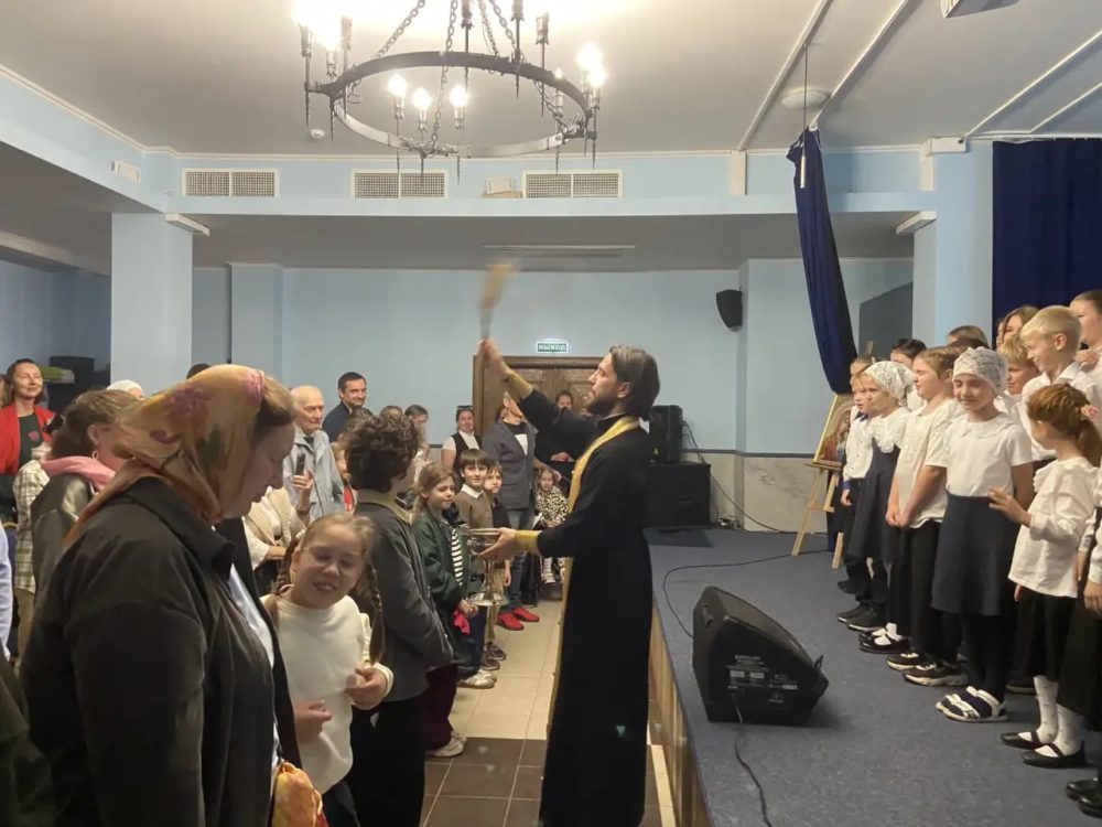 share-photo-44090160895