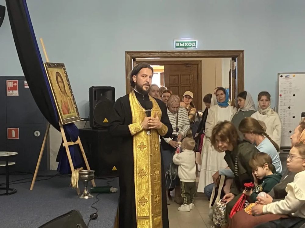 share-photo-44090161407